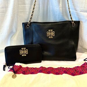Tory Burch Gorgeous Black Pebbled Leather Shoulder/Crossbody Bag and Wallet Set